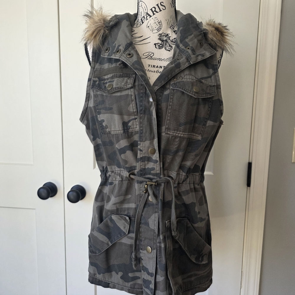 Camoflauge Cargo Vest